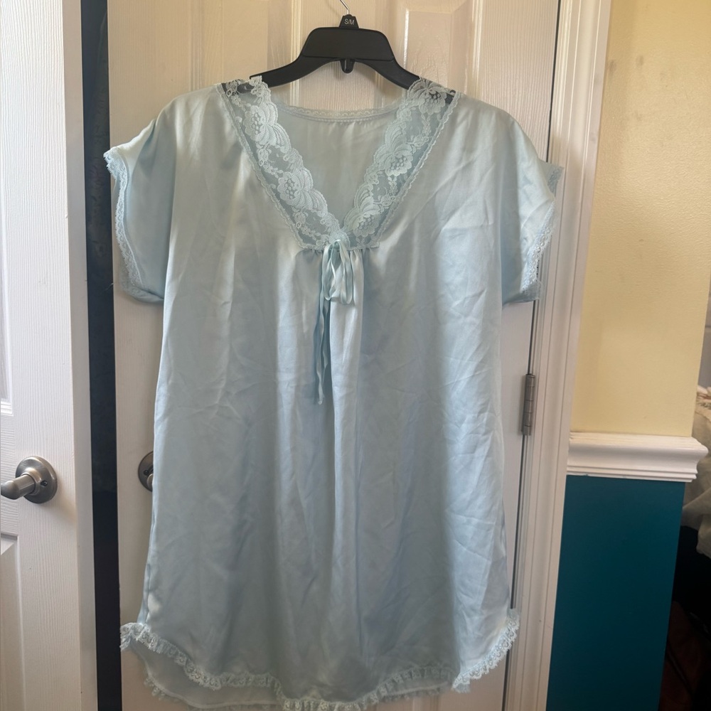 Vintage Elegant Blue Lace Trim Nightgown